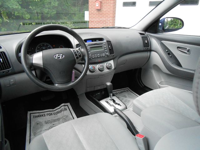 Hyundai Elantra 2010 photo 19