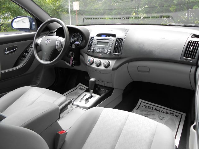 Hyundai Elantra 2010 photo 21