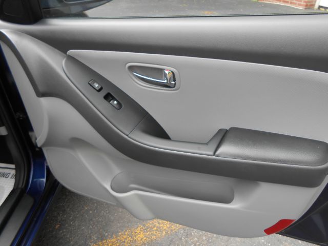 Hyundai Elantra 2010 photo 22