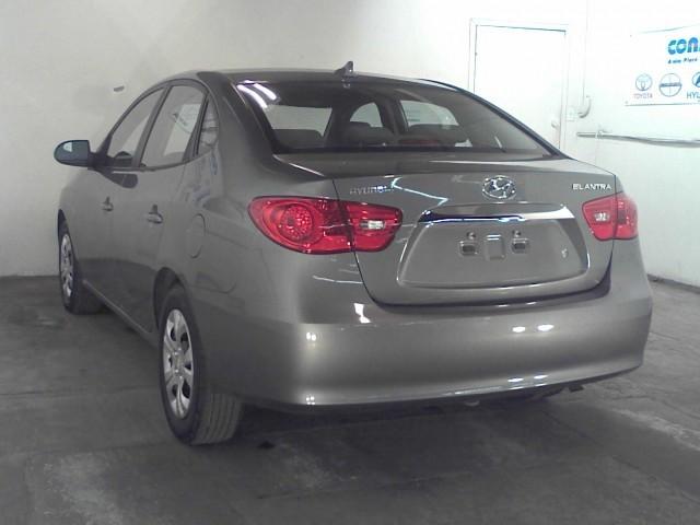 Hyundai Elantra 2010 photo 3