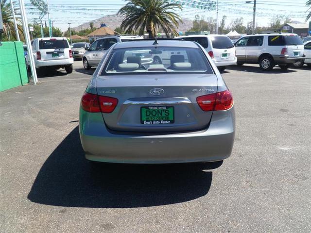 Hyundai Elantra 2010 photo 3