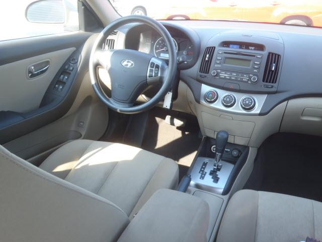 Hyundai Elantra 2010 photo 3