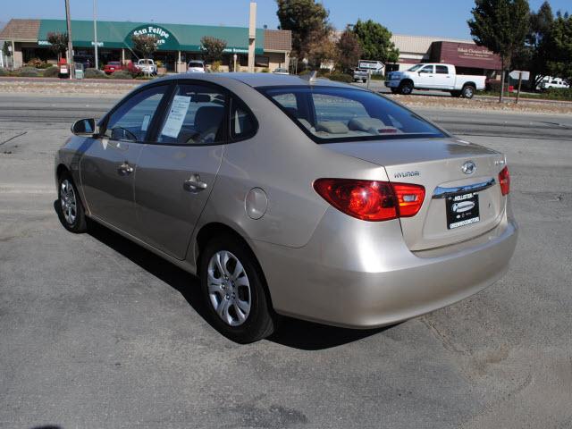 Hyundai Elantra 2010 photo 2