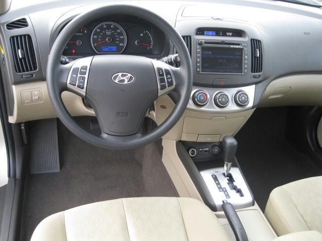 Hyundai Elantra 2010 photo 4