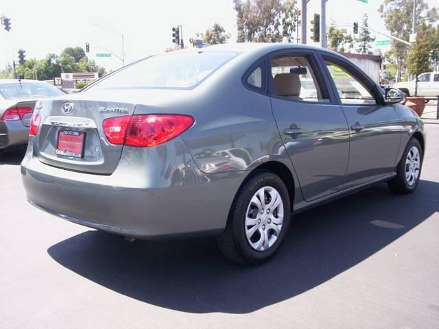 Hyundai Elantra 2010 photo 2