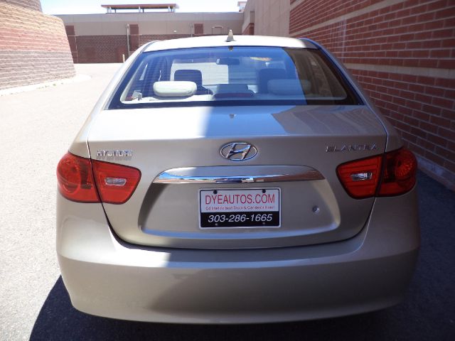 Hyundai Elantra 2010 photo 3