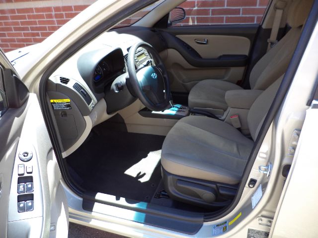 Hyundai Elantra 2010 photo 8