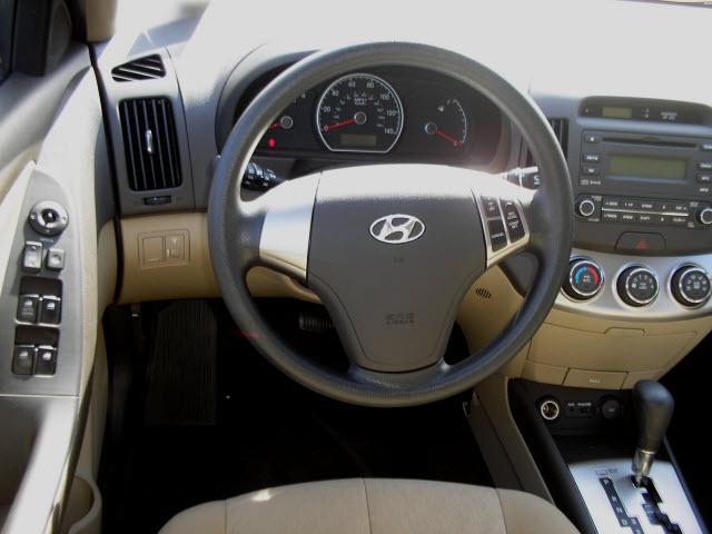 Hyundai Elantra 2010 photo 4