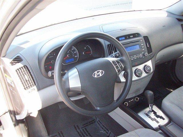 Hyundai Elantra 2010 photo 7