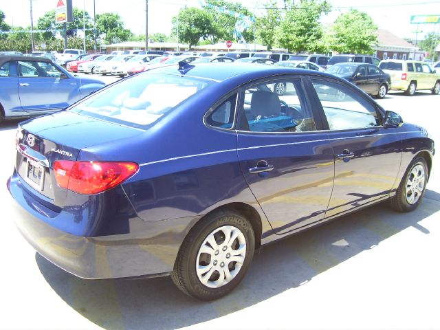 Hyundai Elantra 2010 photo 12