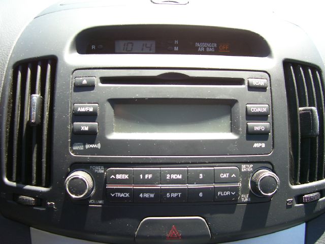 Hyundai Elantra 2010 photo 3