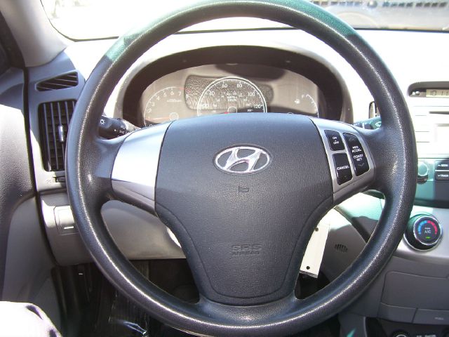 Hyundai Elantra 2010 photo 8