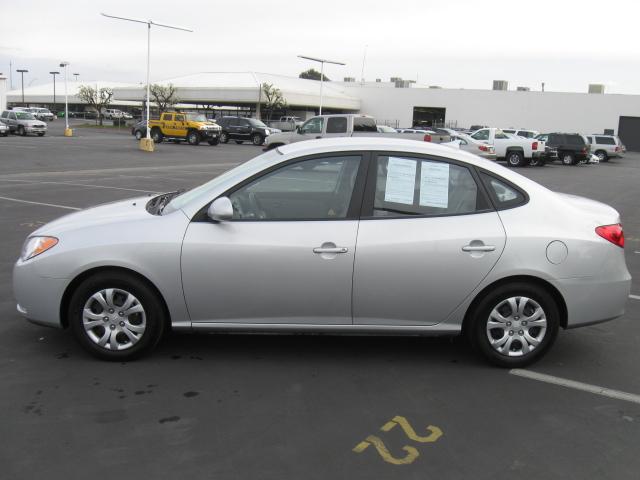 Hyundai Elantra 2010 photo 2