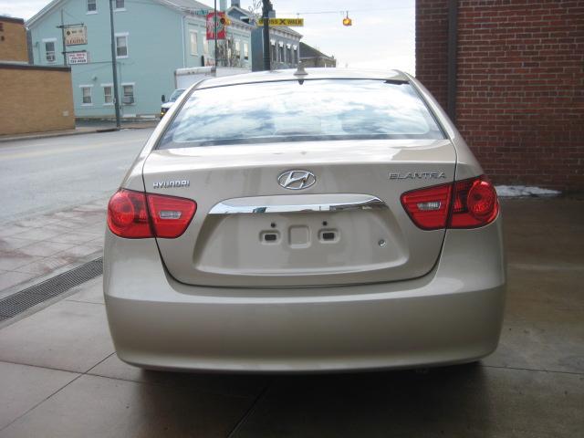 Hyundai Elantra 2010 photo 3