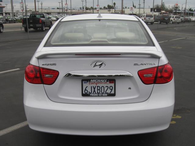 Hyundai Elantra 2010 photo 1