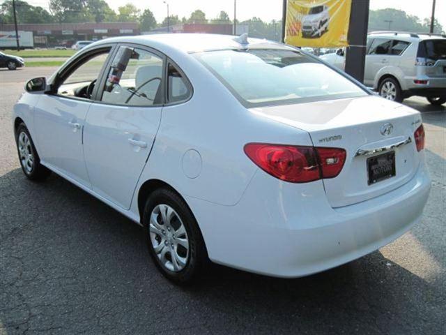 Hyundai Elantra 2010 photo 2