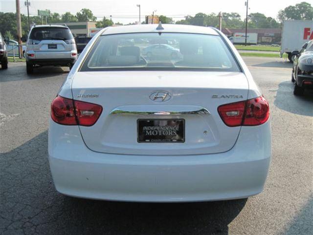 Hyundai Elantra 2010 photo 4