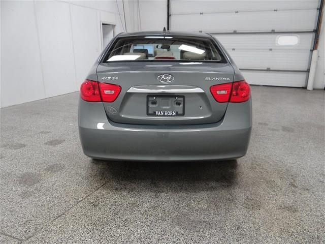 Hyundai Elantra 2010 photo 2