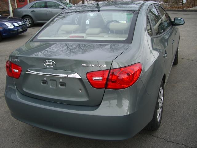 Hyundai Elantra 2010 photo 1