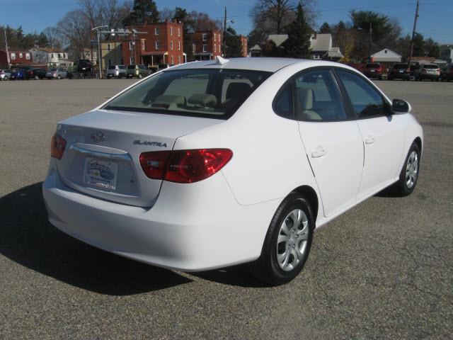 Hyundai Elantra 2010 photo 3