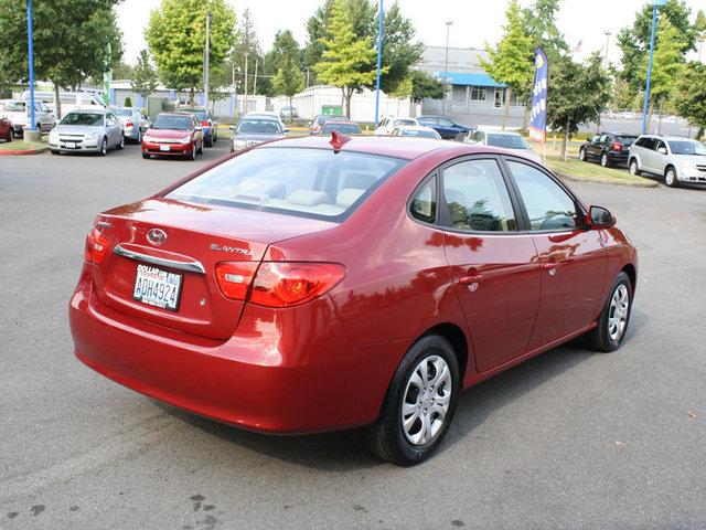 Hyundai Elantra 2010 photo 3