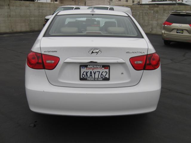 Hyundai Elantra 2010 photo 1