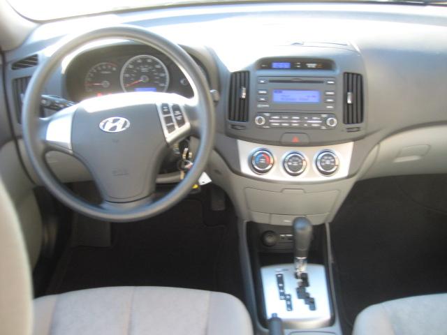 Hyundai Elantra 2010 photo 2