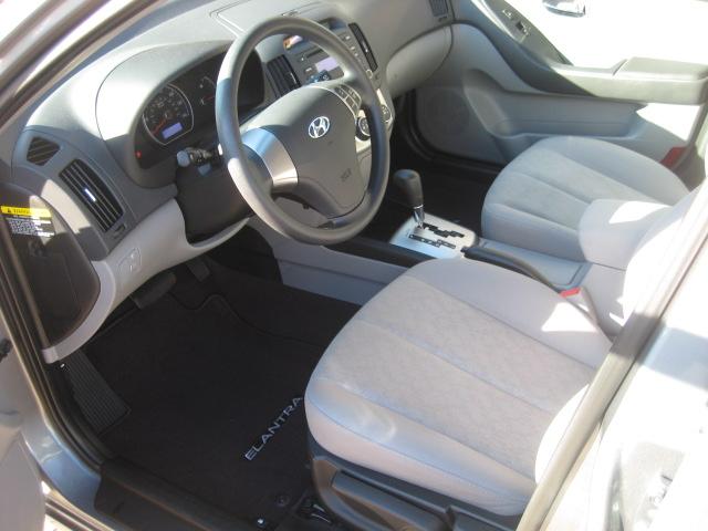 Hyundai Elantra 2010 photo 3