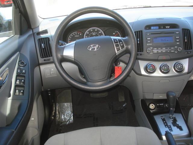 Hyundai Elantra 2010 photo 4