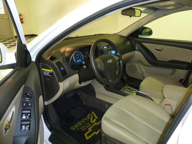 Hyundai Elantra 2010 photo 1