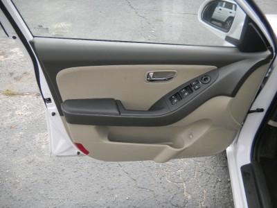 Hyundai Elantra 2010 photo 5