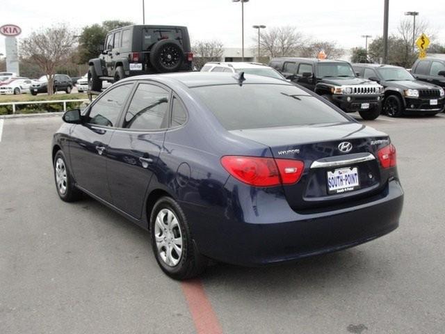 Hyundai Elantra 2010 photo 1