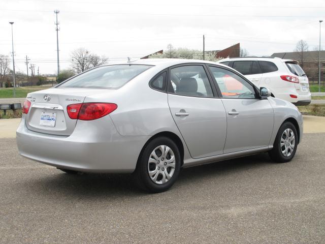 Hyundai Elantra 2010 photo 2