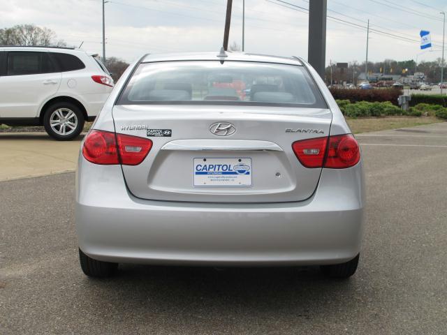 Hyundai Elantra 2010 photo 4