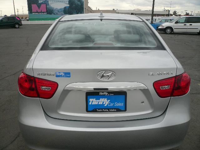 Hyundai Elantra 2010 photo 3