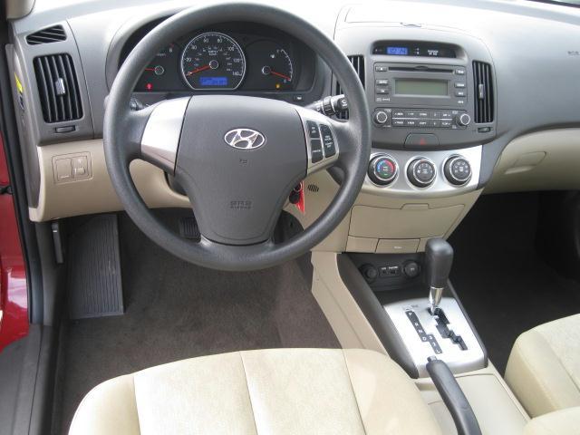 Hyundai Elantra 2010 photo 4