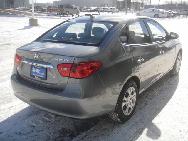 Hyundai Elantra 2010 photo 1