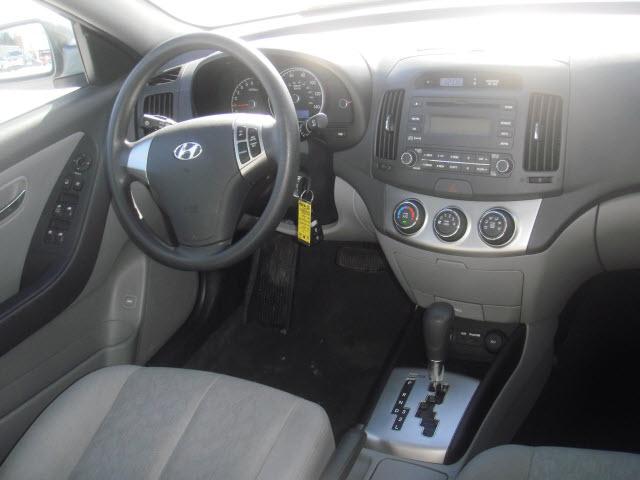 Hyundai Elantra 2010 photo 2