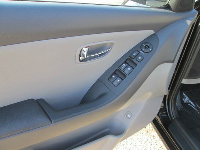 Hyundai Elantra 2010 photo 4