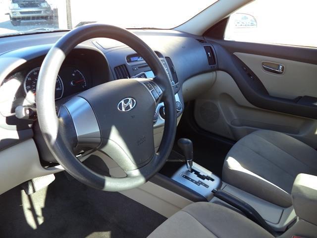 Hyundai Elantra 2010 photo 2