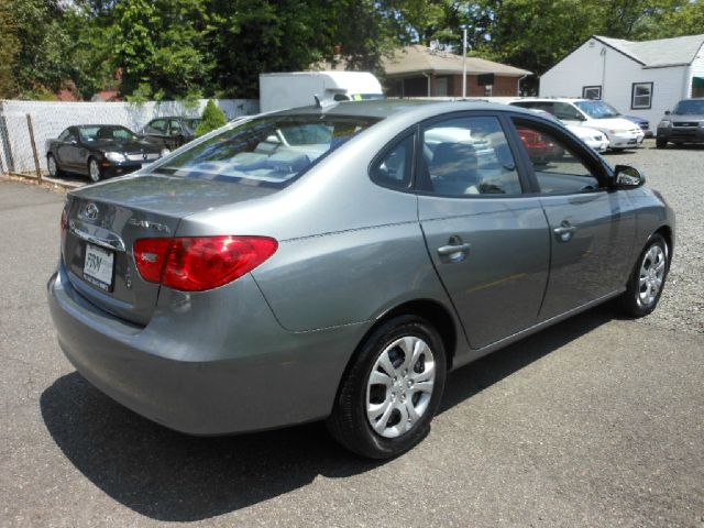 Hyundai Elantra 2010 photo 1