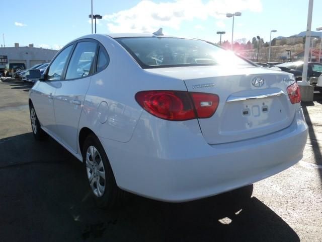 Hyundai Elantra 2010 photo 2