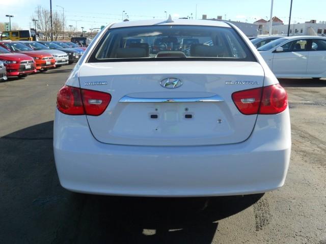 Hyundai Elantra 2010 photo 3