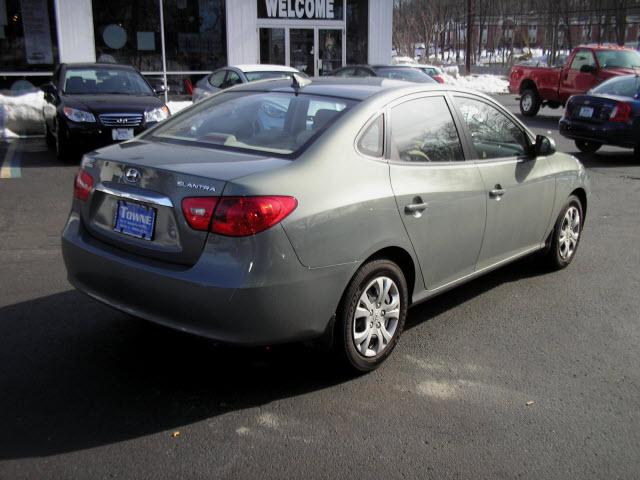 Hyundai Elantra 2010 photo 2