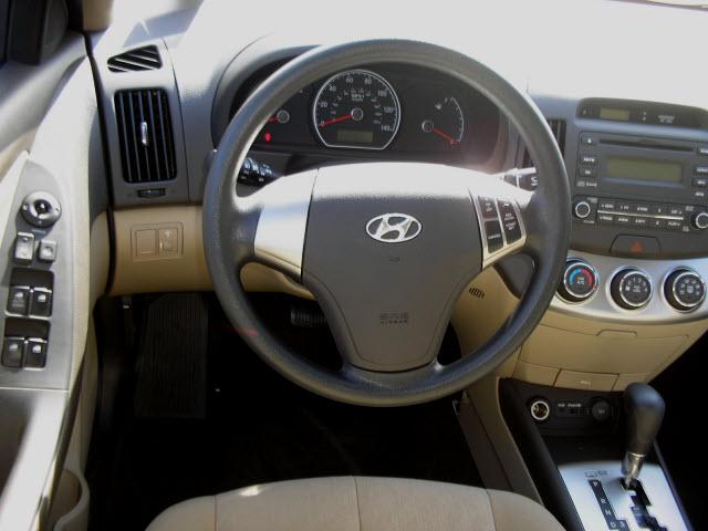 Hyundai Elantra 2010 photo 4