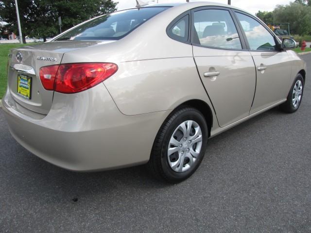 Hyundai Elantra 2010 photo 4