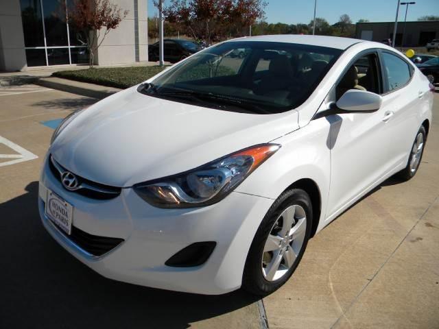 Hyundai Elantra 2011 photo 1