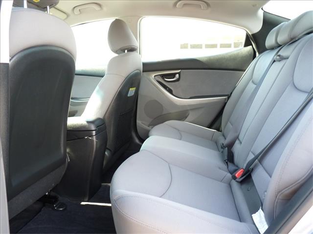 Hyundai Elantra 2011 photo 13