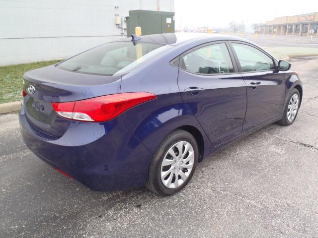 Hyundai Elantra 2011 photo 2