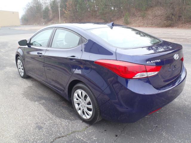 Hyundai Elantra 2011 photo 3